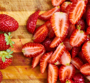 How to properly wash freshly harvested strawberries
