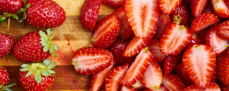 Strategies for harvesting strawberries with limited space