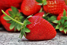 Strawberry and Almond Milkshake Recipe